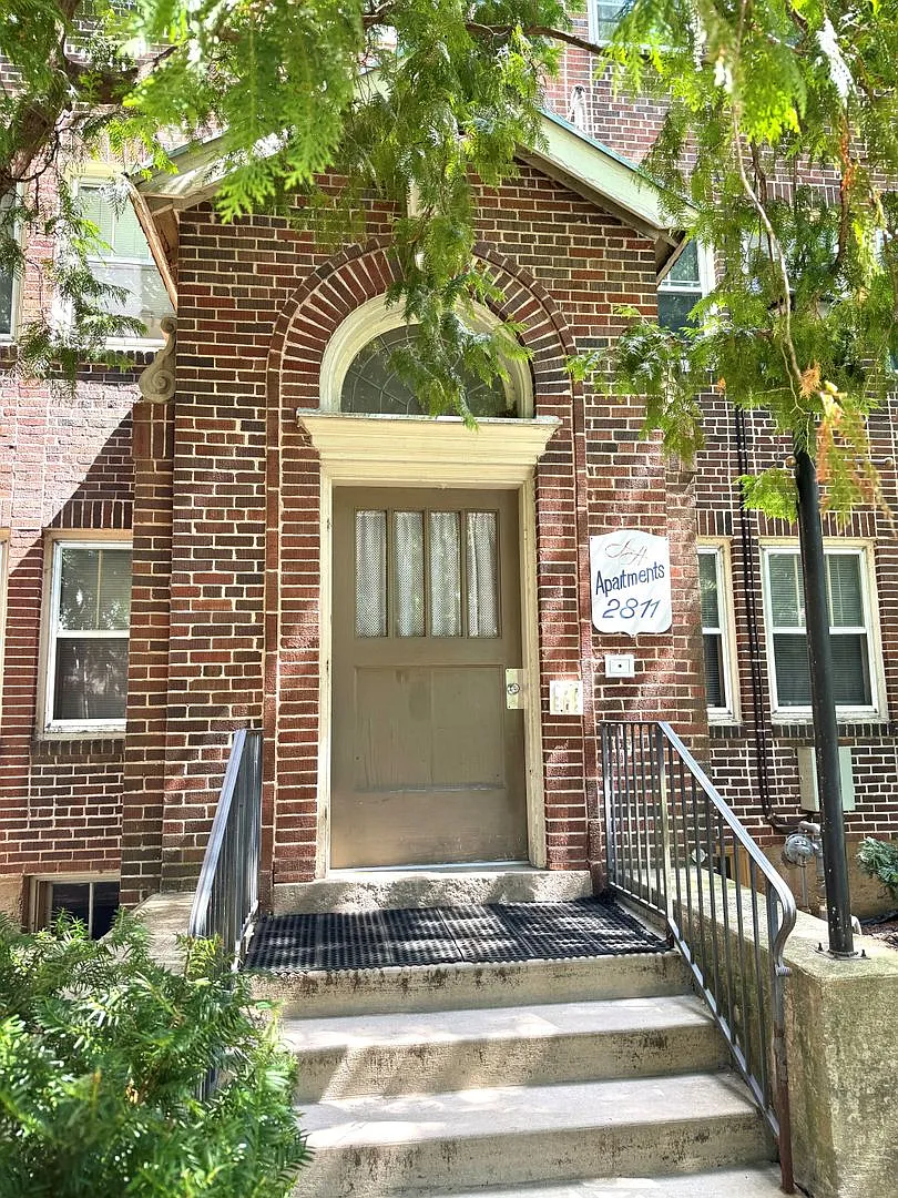 Arboretum Arms Apartments — Photo 1