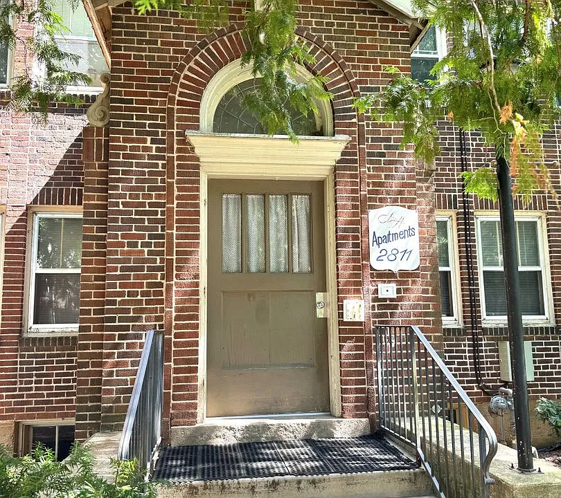 2801 Monroe St