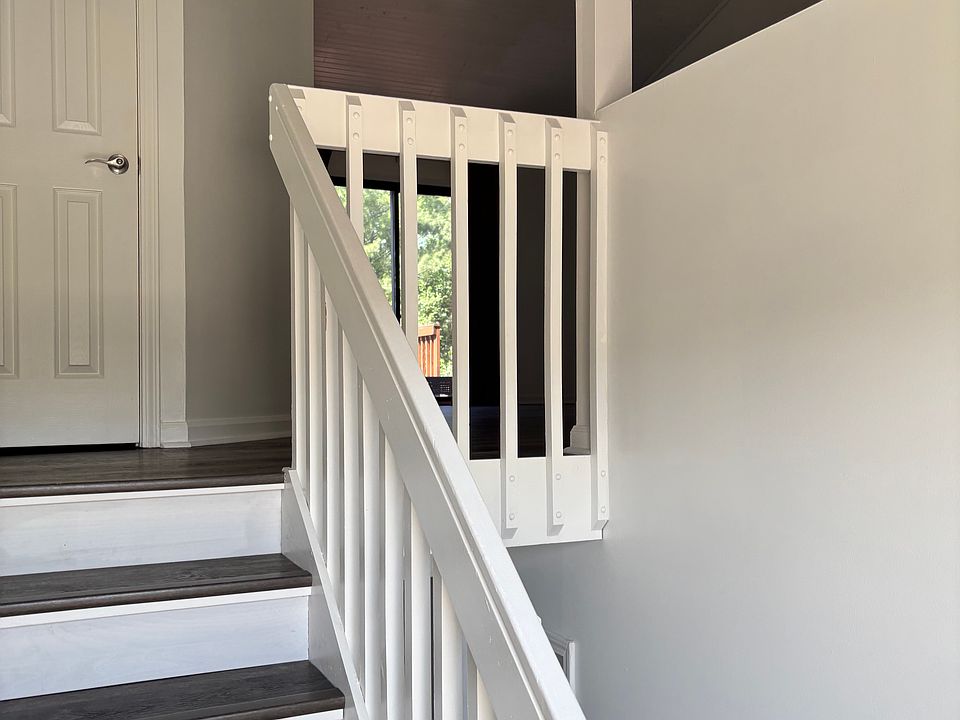 1st image of 3508 Roundtable Way