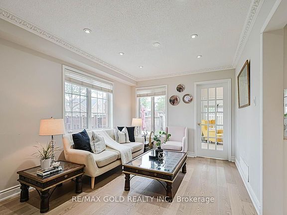 5th image of 44 Ribbon Dr