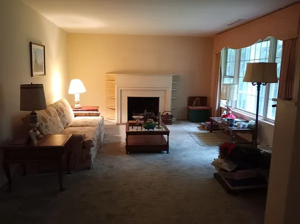 1610 Liberty Dr, Greensboro, NC 27408