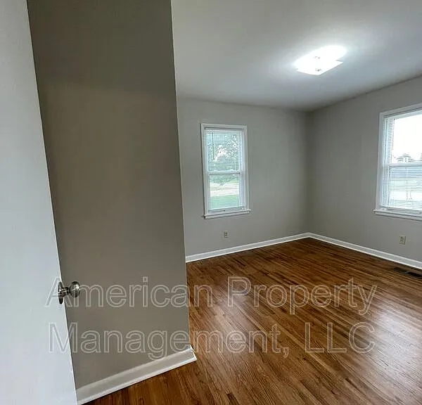 523 E Duncan St — Photo 21