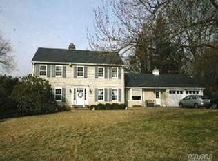 54 Farmview Rd, Port Washington, NY 11050