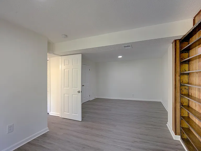 6417 Kaine Dr — Photo 38