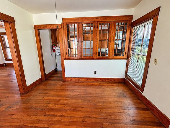 3rd image of 58 Oak St #1