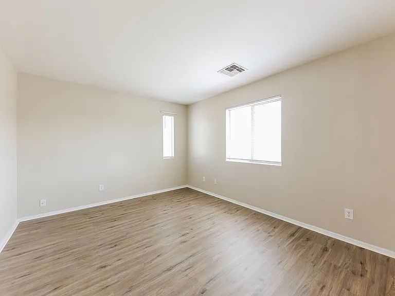 7222 S 37th Dr — Photo 13