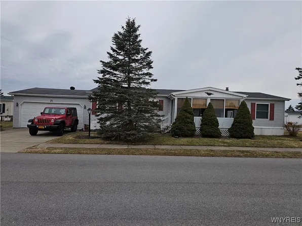 71 Golden Pond Est, Akron, NY 14001