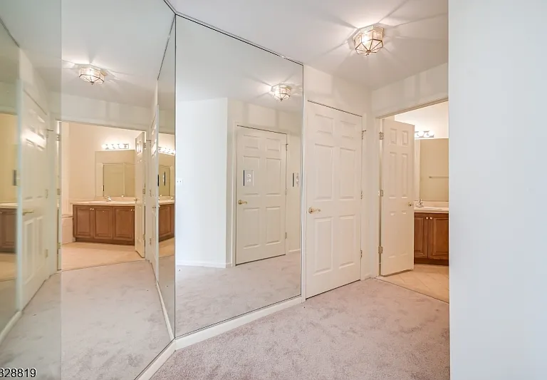 103 Crown Ct — Photo 19