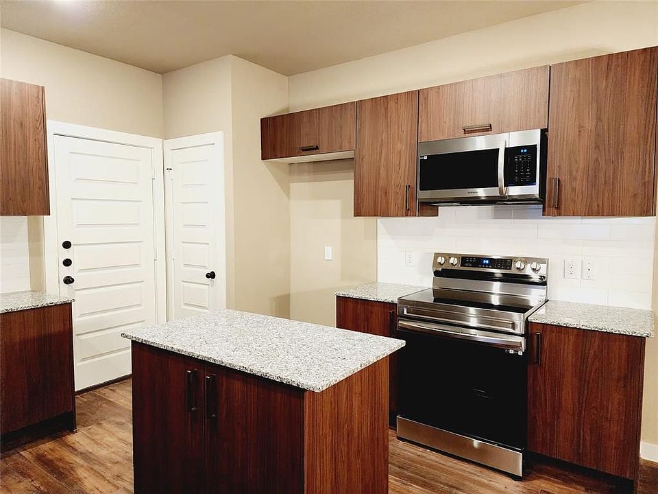 1st image of 9836 Grosbeak Ln