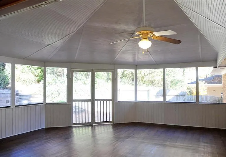 1278 Fairhill Ln NE — Photo 21