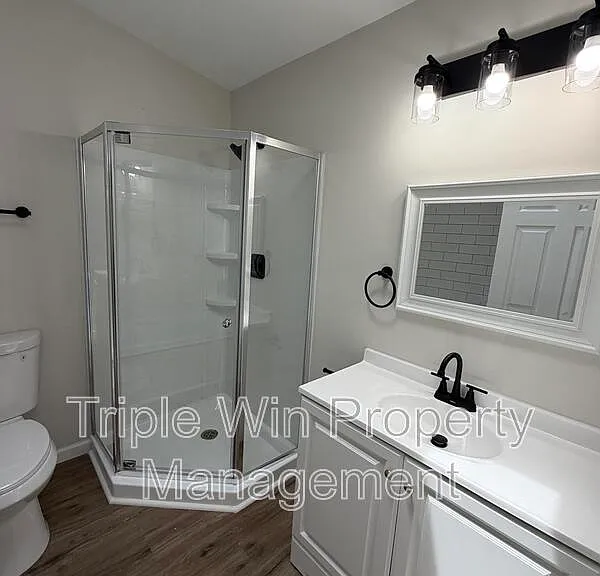 2245 Lindsay Ln — Photo 35