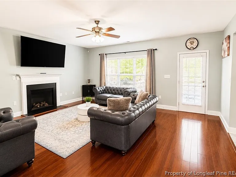 3541 Castlefield Ln — Photo 4