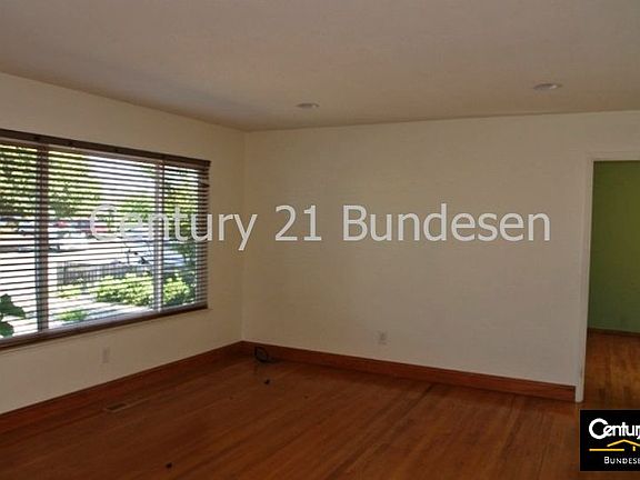 5th image of 61 Eastside Cir