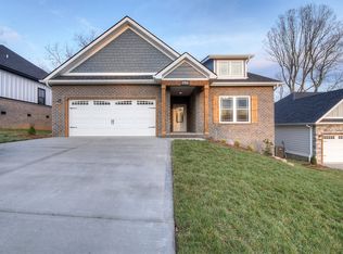 706 Hunts Terrace Dr, Kingsport, TN 37664
