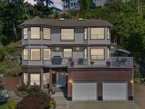 2255 Mountain Dr, Abbotsford, BC V3G 1E4