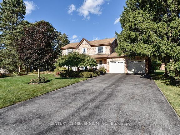 2nd image of 5 Snowberry Ct