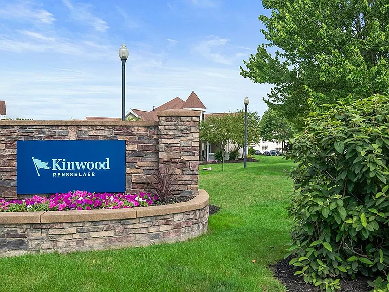 Kinwood Apartments — Photo 24