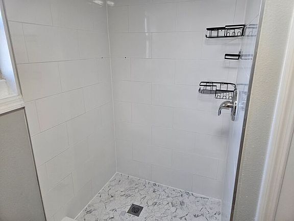 4th image of 11 W Eagle Ave APT 1