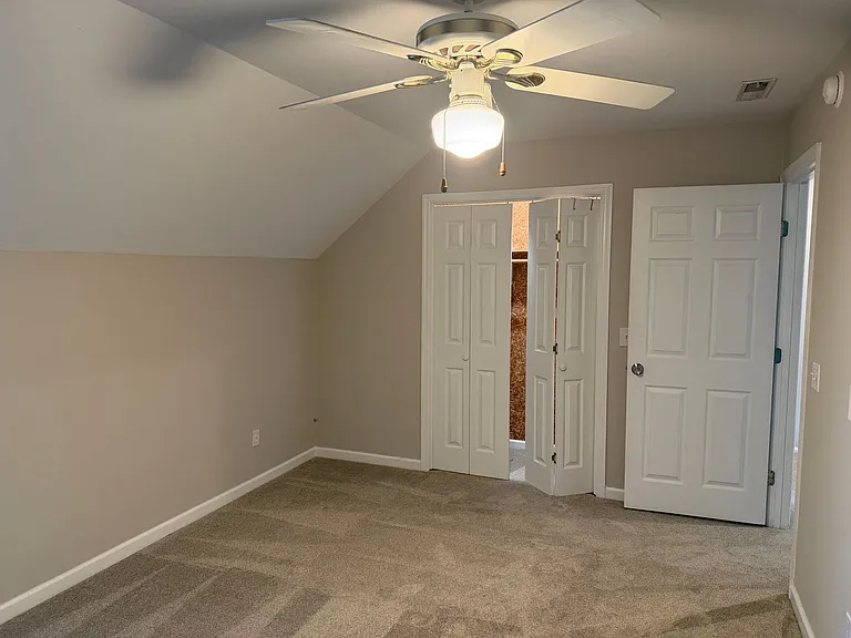8900 Fox Glen Dr — Photo 30
