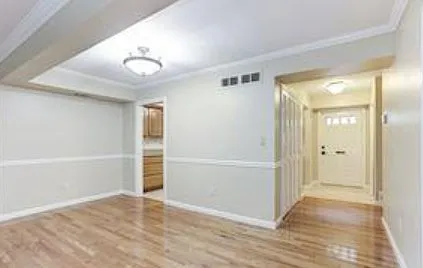 7740 Tiverton Dr — Photo 5