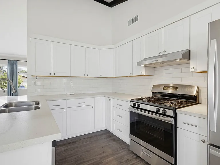6102 Glacier Dr — Photo 8
