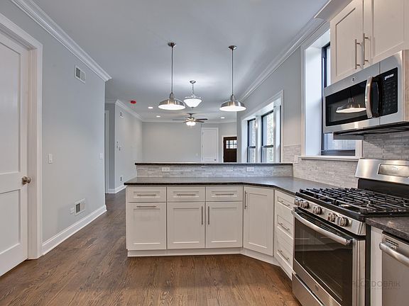 4th image of 1133 W Columbia Ave #1