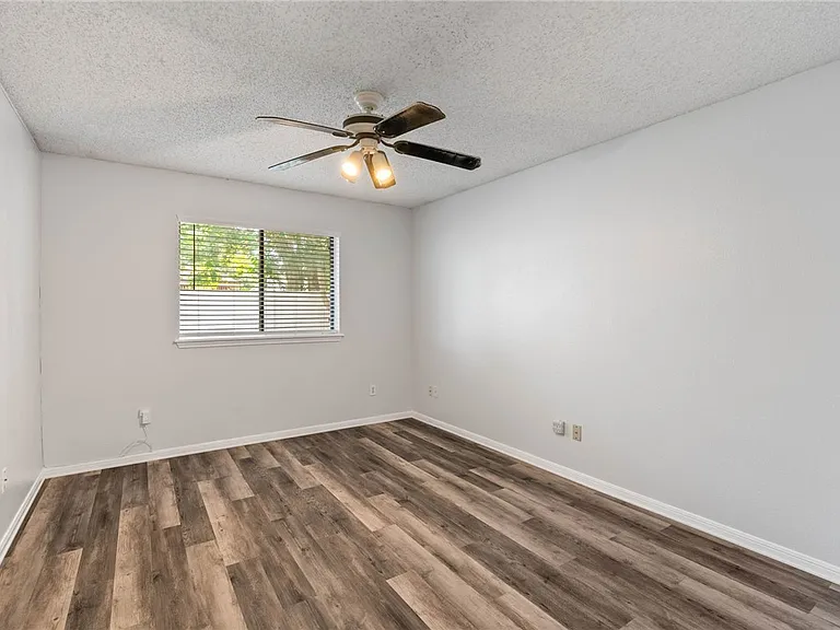 2210 Dorsey St — Photo 16