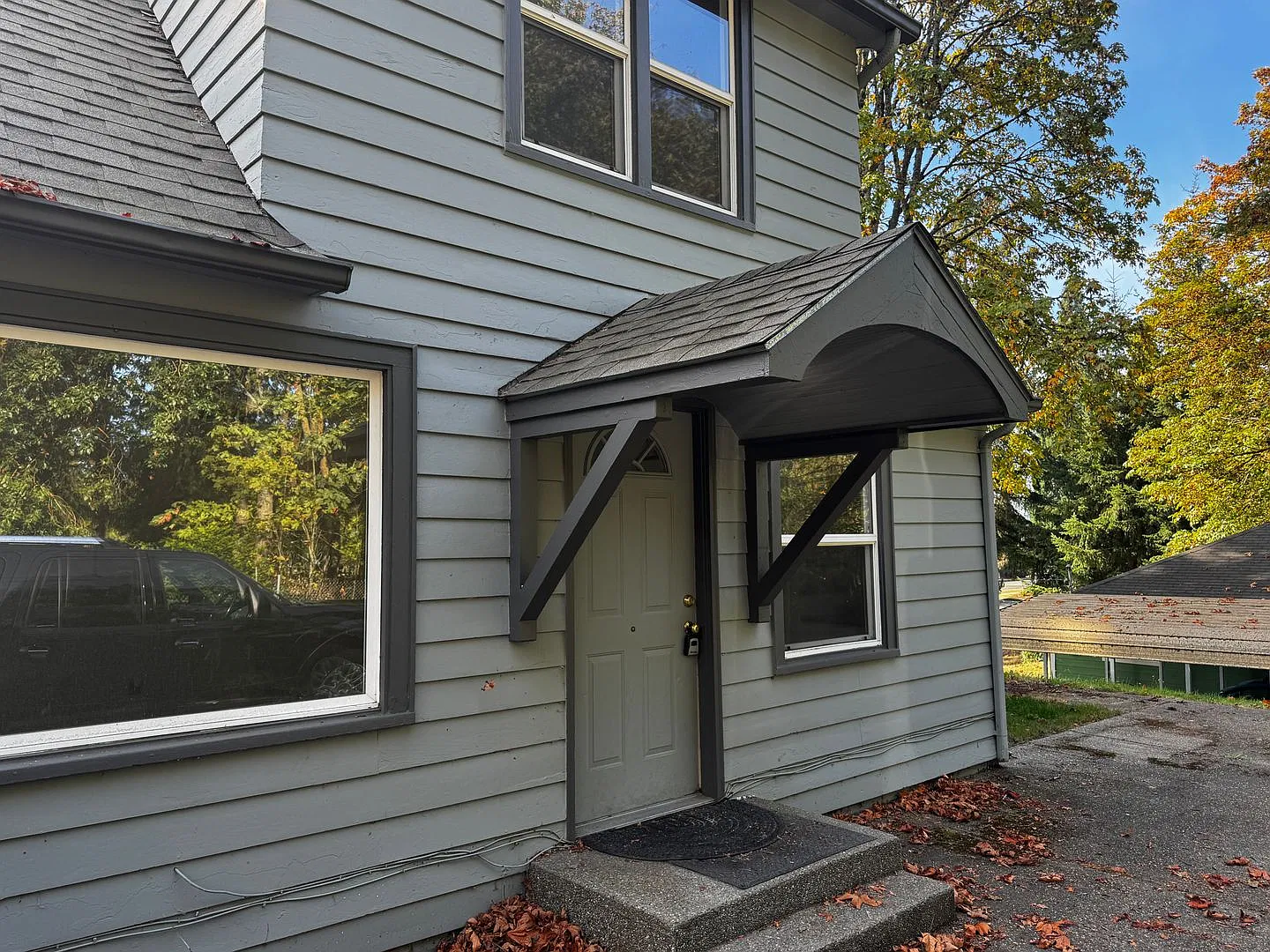 4-Bedroom Plus Bonus Rooms Bremerton Home — Photo 2