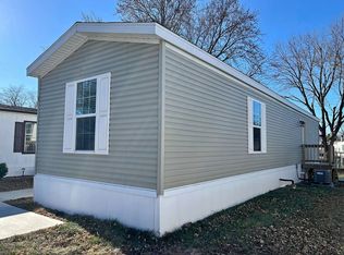 2 Bed 1 Bath Single Section plan