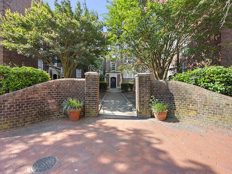 349 W Bute St — Photo 9
