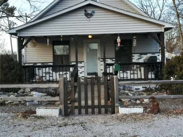 207 E Burton St, Gillespie, IL 62033