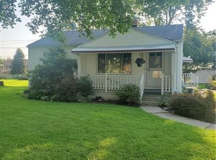 151 Taylor Rd, Oregon, OH 43616