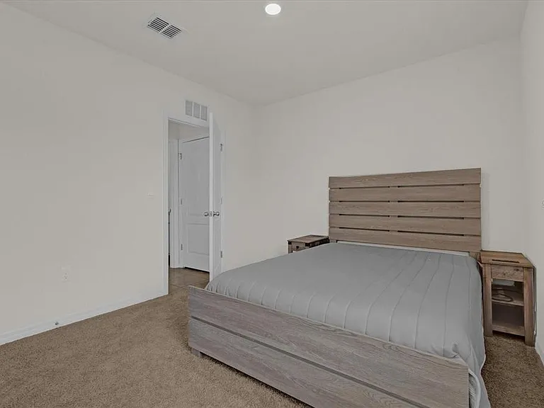 1444 Berry Ln — Photo 9