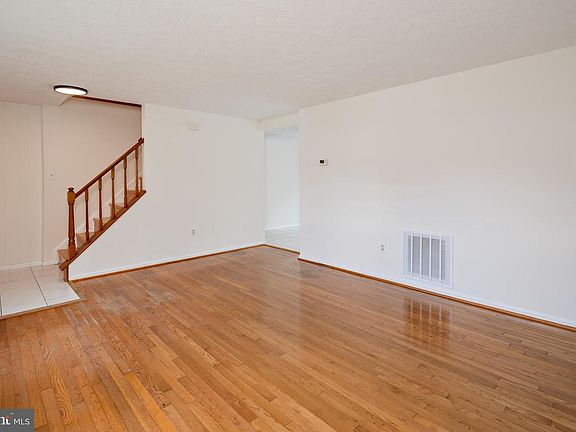 3rd image of 10805 Sir Barton Cir