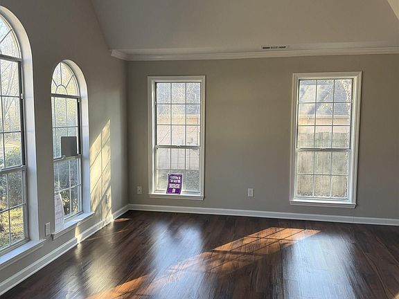 4th image of 205 Lees Cv