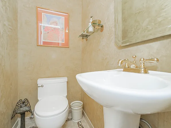 20 Notus Avenue image 14 of 44