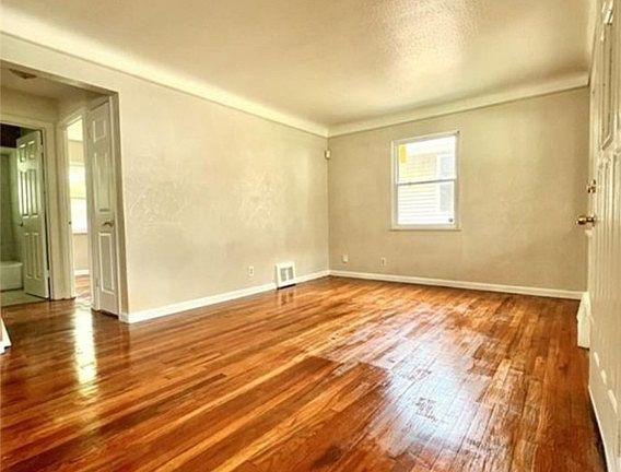 2nd image of 12703 Park Knoll Dr