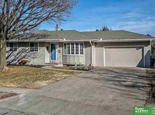 8009 S 37th St, Bellevue, NE 68147