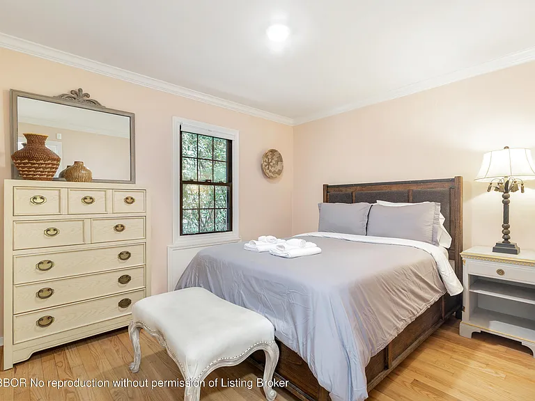 240 Almeria Rd — Photo 20