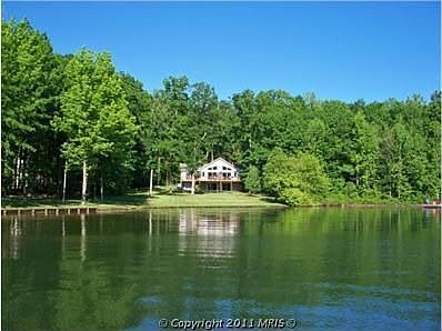 1st image of 385 Twin Lakes Ln
