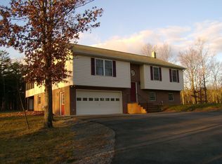 347 Sleepy Creek Rd, Hedgesville, WV 25427