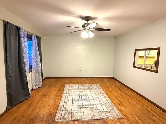 3rd image of 2125 Glendale Ave