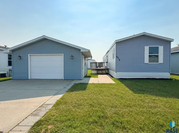 6018 S Belfair Pl, Sioux Falls, SD 57106
