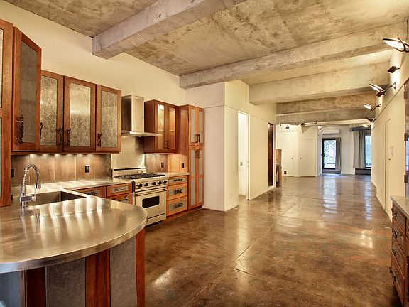 3rd image of 120 W 29th St APT 2