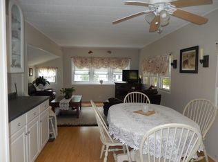 26 Parkwood Dr, Halifax, MA 02338