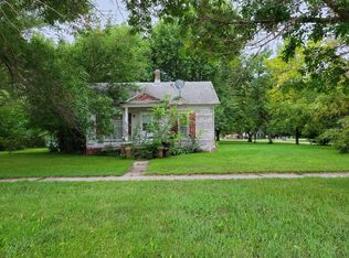 406 F Ave, Central City, NE 68826