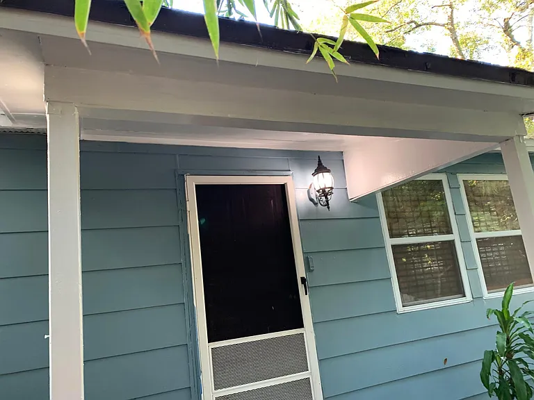 Side porch fence yard