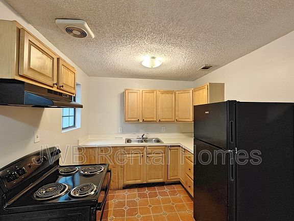 3rd image of 4737 Portsmouth Ave