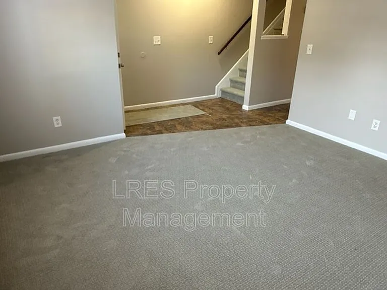 816 W 25th St — Photo 31