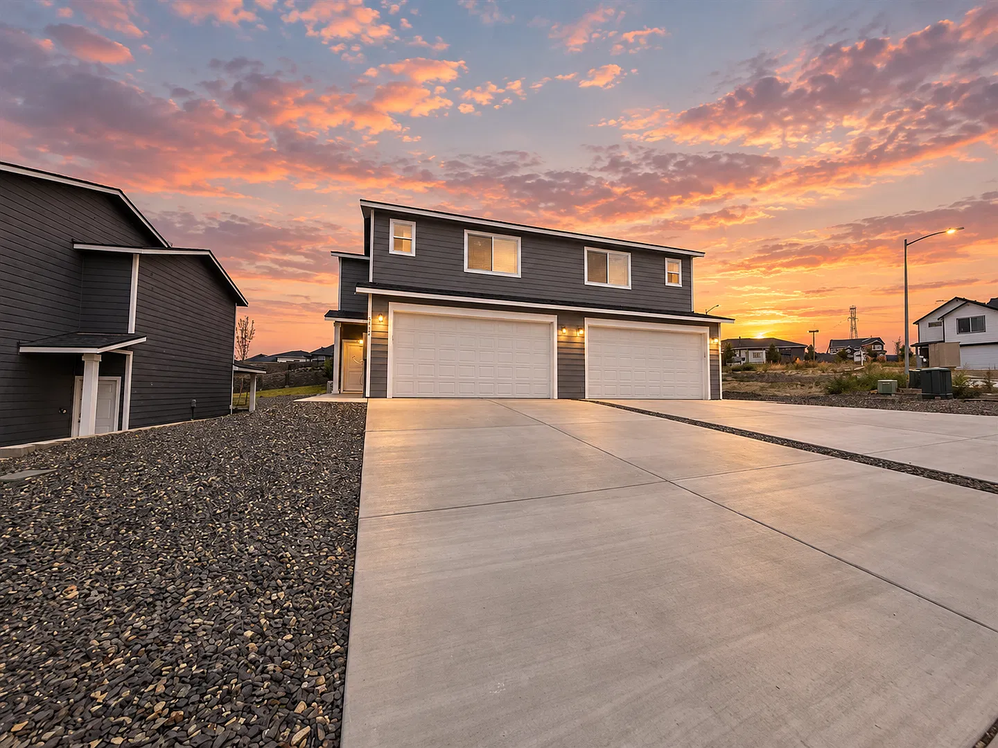 1 Month Free! Brand New Townhome In The Desirable Southridge Area! — Photo 2